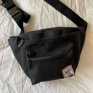 Herschel Black Seventeen Hip Pack
